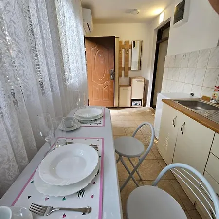 Alone 2 Апартаменты Zemun