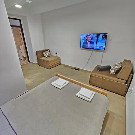 Апартаменты Alone 2 *